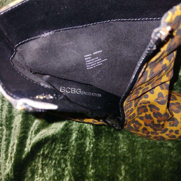 BCBGeneration Brown and Black Heeled Boots with Textured Finish - Picture 5 of 5